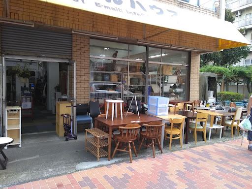 Recycle Houseの店内の様子