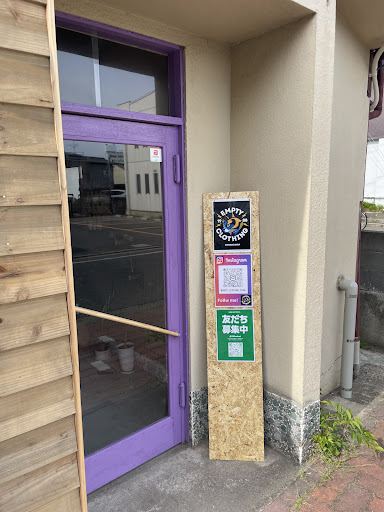 新潟無人古着屋empty clothing storeの店内の様子
