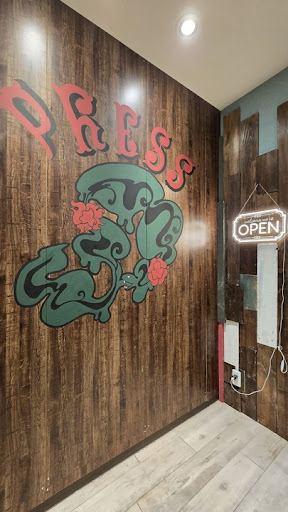 古着屋PRESS 松阪店の店舗写真