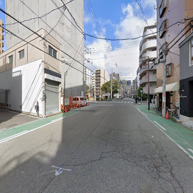 無人古着屋RELOOP STORE 大阪大国町の店内の様子