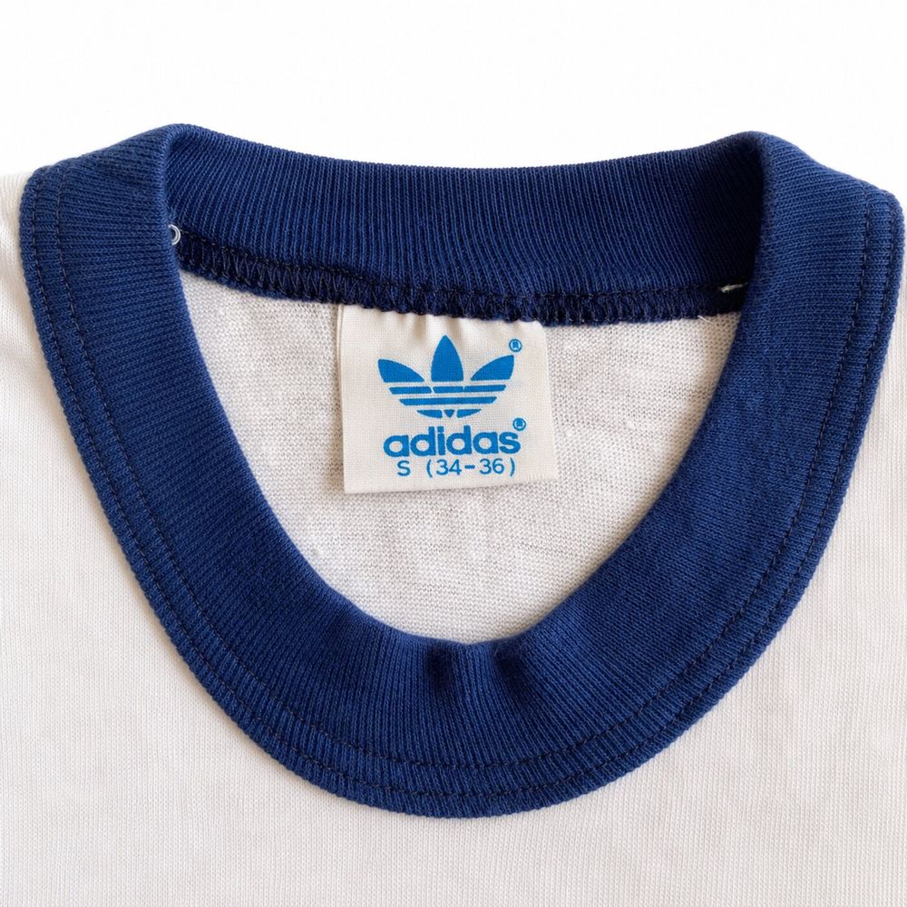 1970年代頃のadidasトレフォイル小型ネックタグ