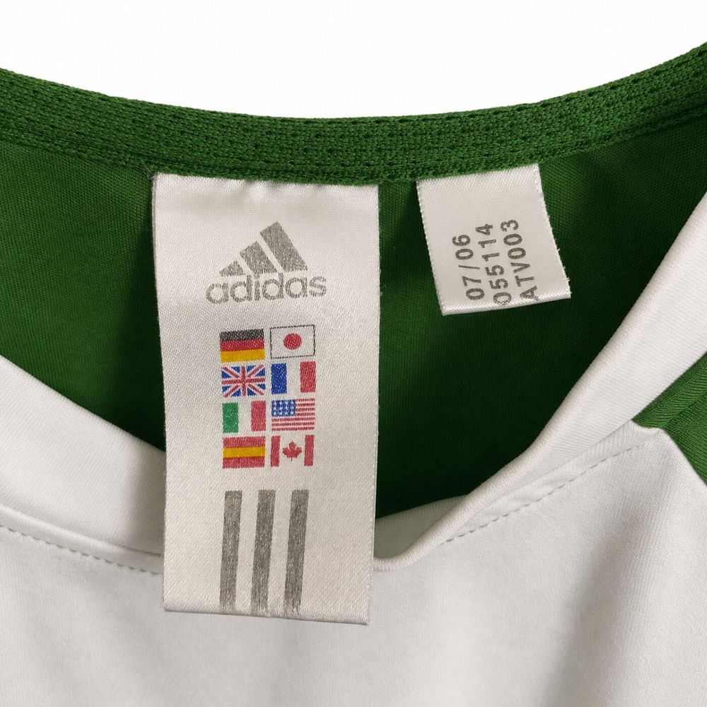 2000年代のadidas万国旗タグと製造月・商品コードタグ
