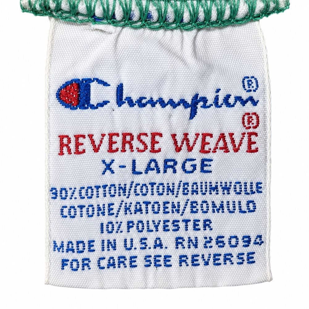 Champion USA製とRN番号を記載したタグ