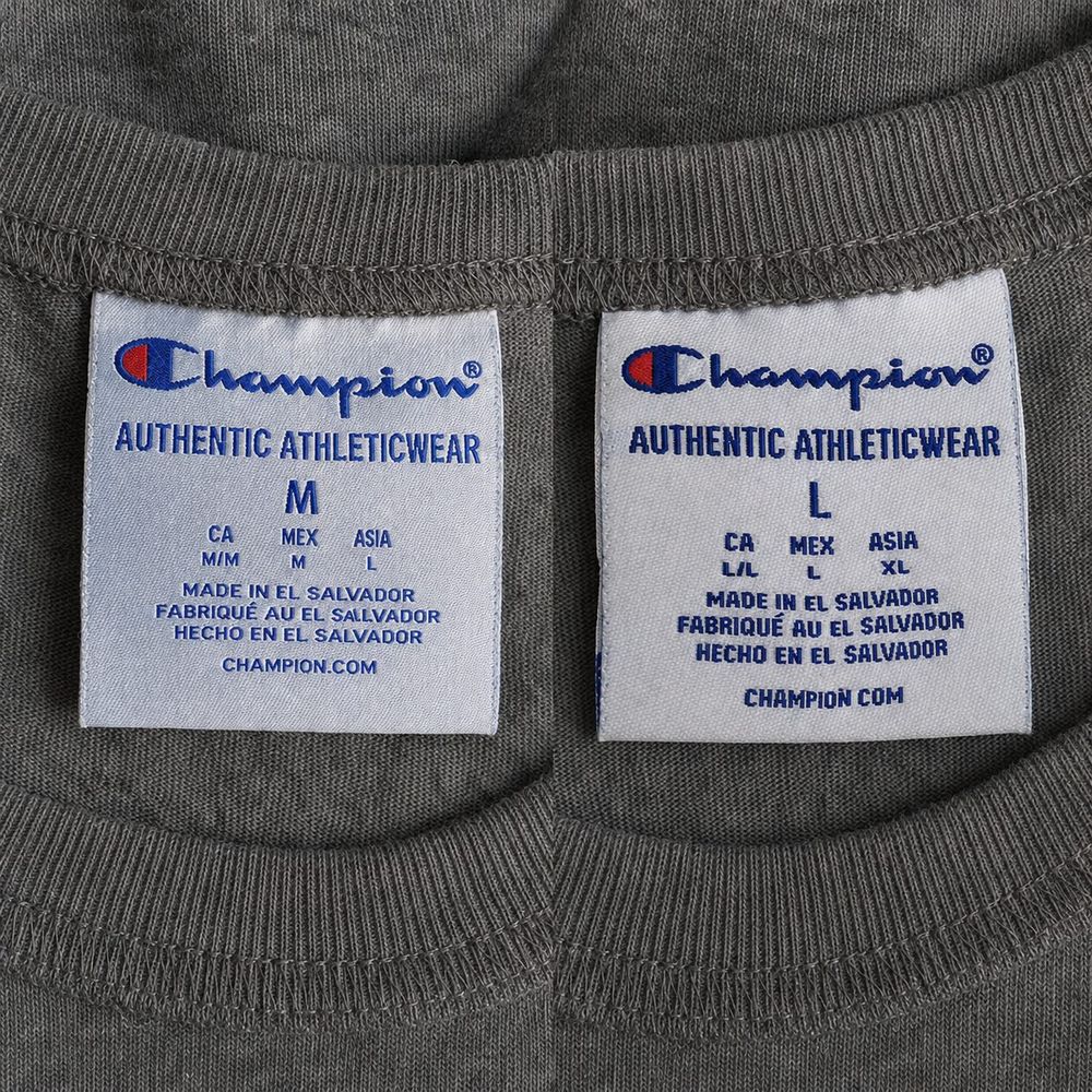 Champion Authentic Athleticwear後年タグの比較