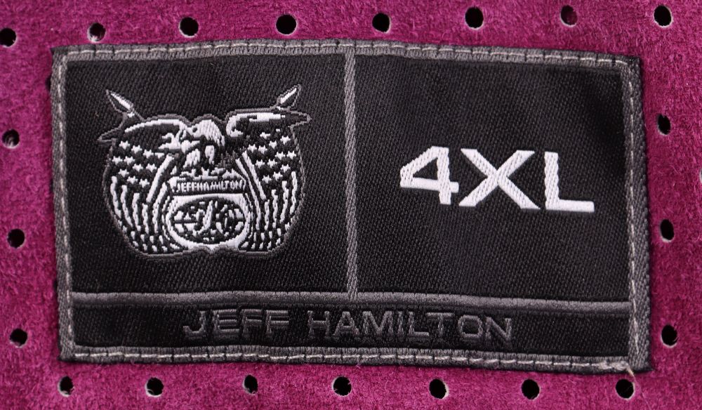 Jeff Hamiltonの実物タグ資料、ブランドタグ全体。ロゴとタグの取り付け位置を確認する