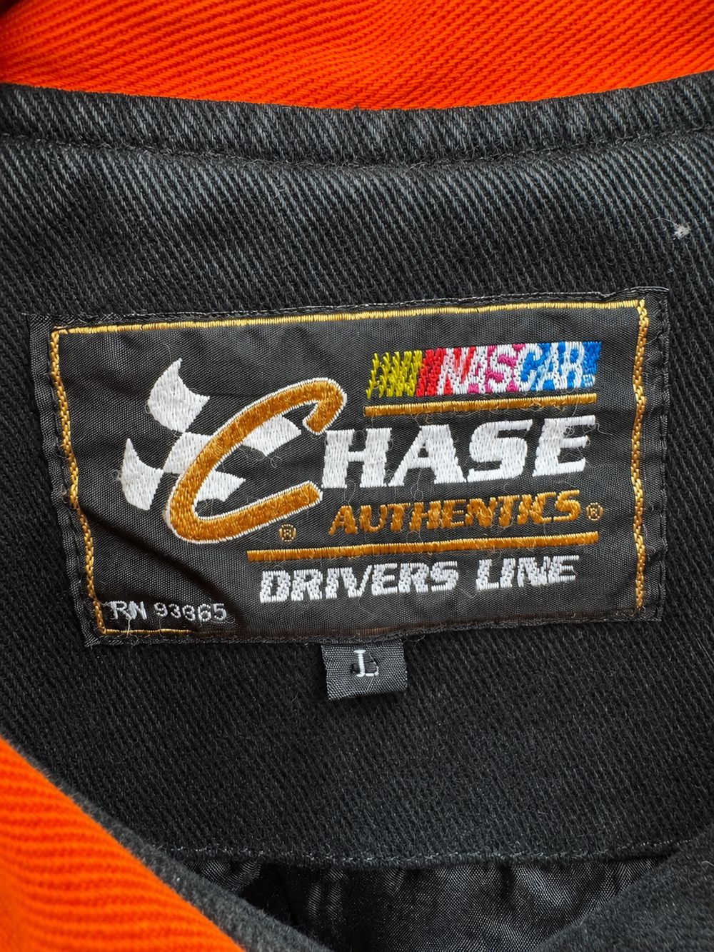 NASCARの実物タグ資料、ブランドタグ全体。ロゴとタグの取り付け位置を確認する