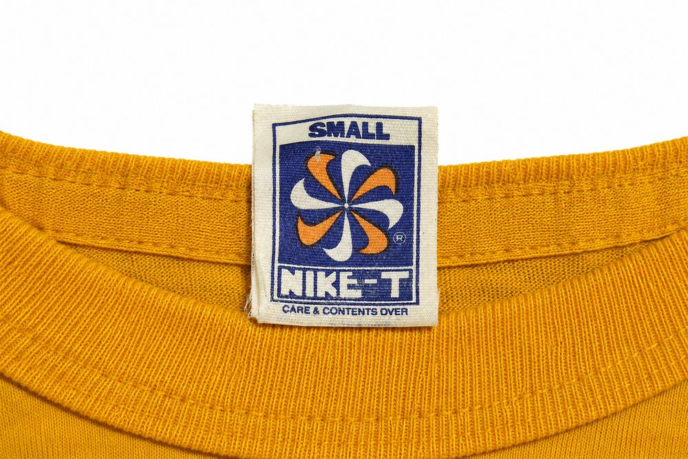 1970年代NIKEタグ・実物資料ベースの再構成イメージ