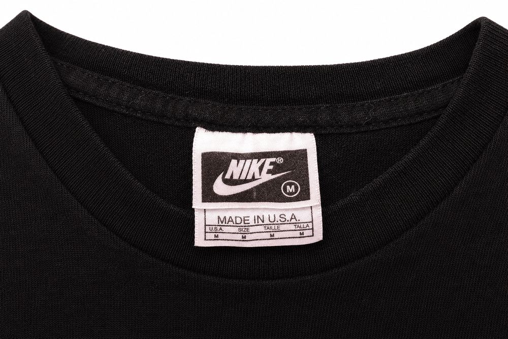 1990年代NIKE黒タグ・実物資料ベースの再構成イメージ