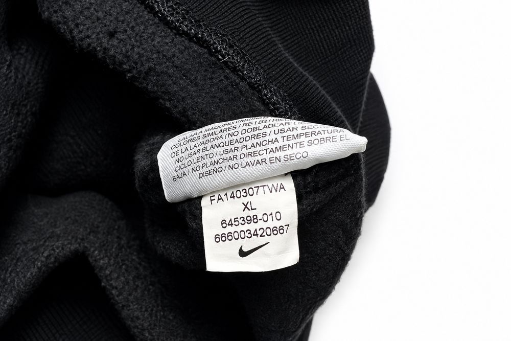 NIKE商品コードタグ・実物資料ベースの再構成イメージ