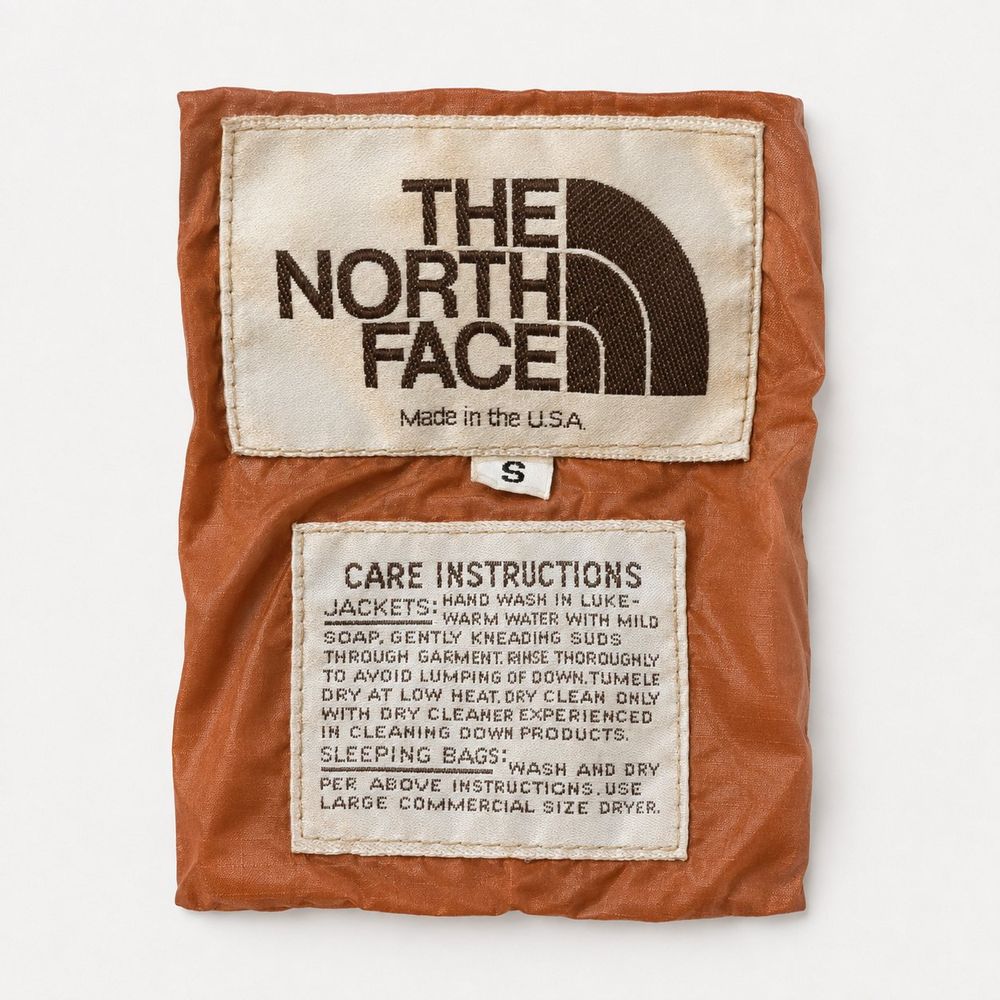 THE NORTH FACE茶タグとケアタグ