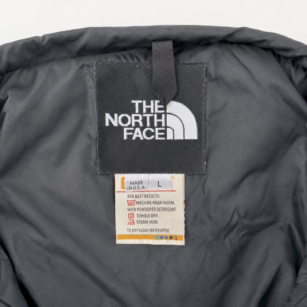 90年代THE NORTH FACE黒タグとUSA製ケアタブ